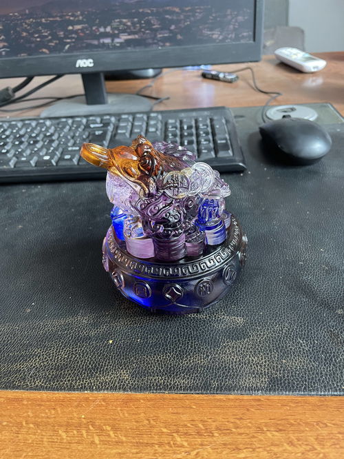 琉璃金蟾蜍工廠,琉璃金蟾廠家,琉璃風水擺件,琉璃風水工藝品批發市場